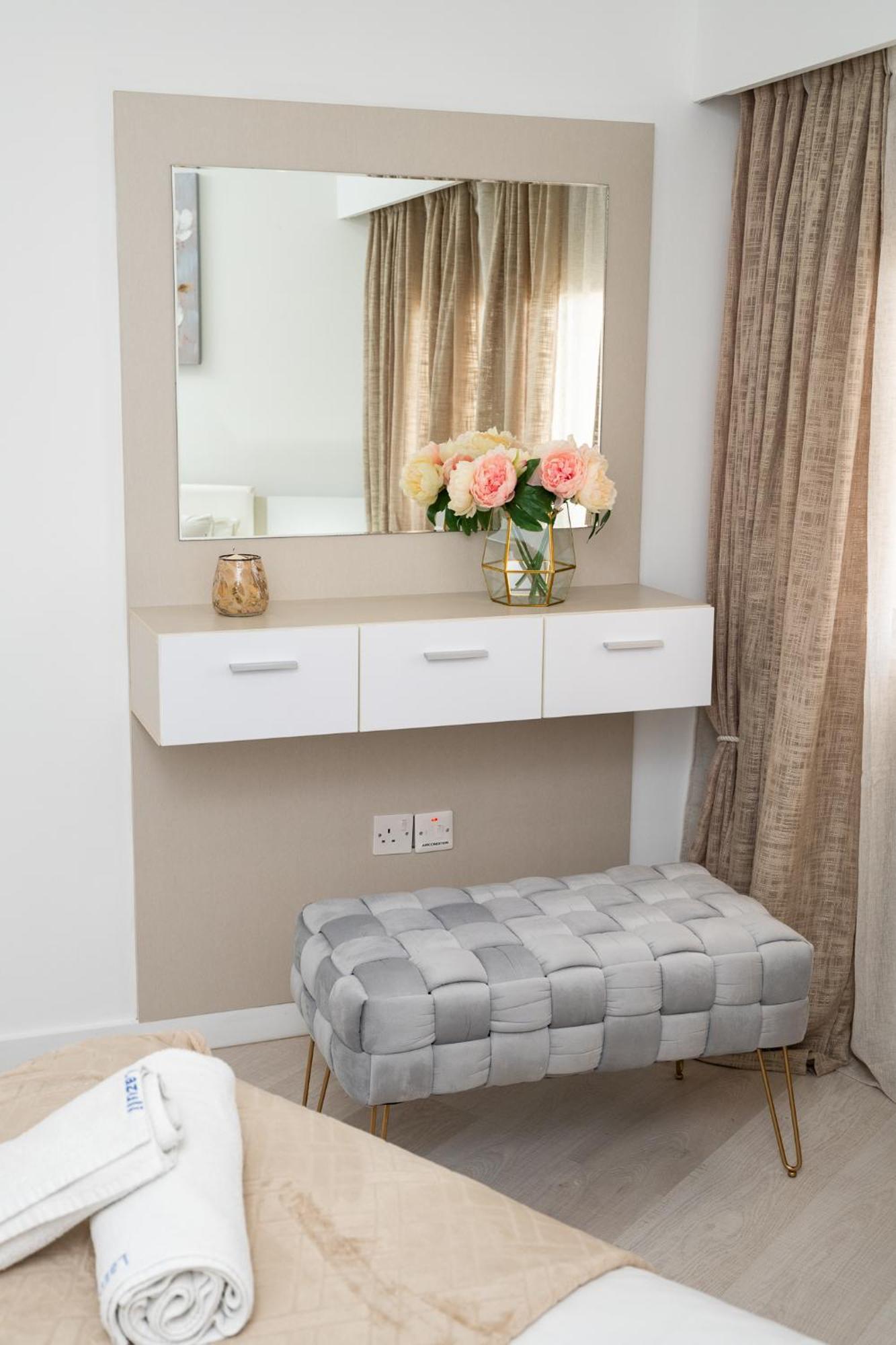 Lazuli Beach Apartment 501 Larnaca Eksteriør billede