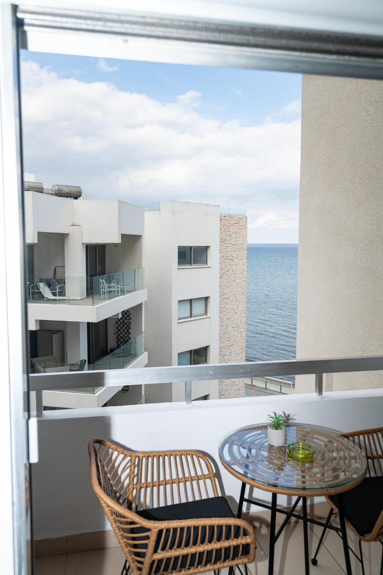 Lazuli Beach Apartment 501 Larnaca Eksteriør billede