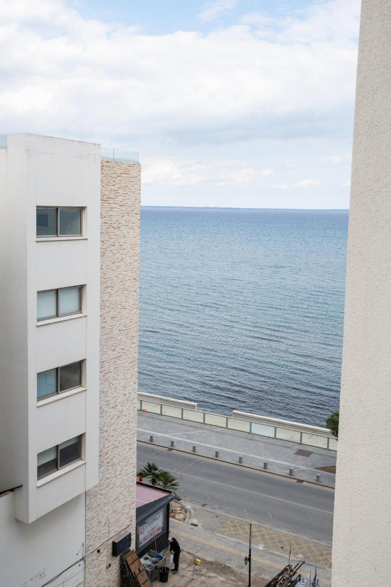 Lazuli Beach Apartment 501 Larnaca Eksteriør billede